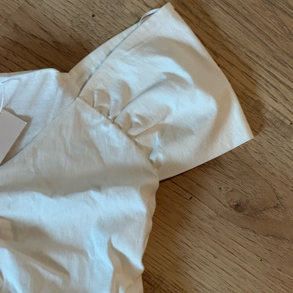 ZARA White Ruched Crop Top Size Large NWT Cap Sleeve V-Neck - Picture 7 of 8